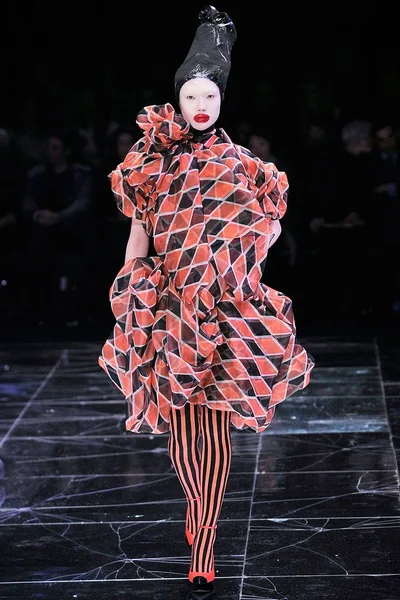Look 12